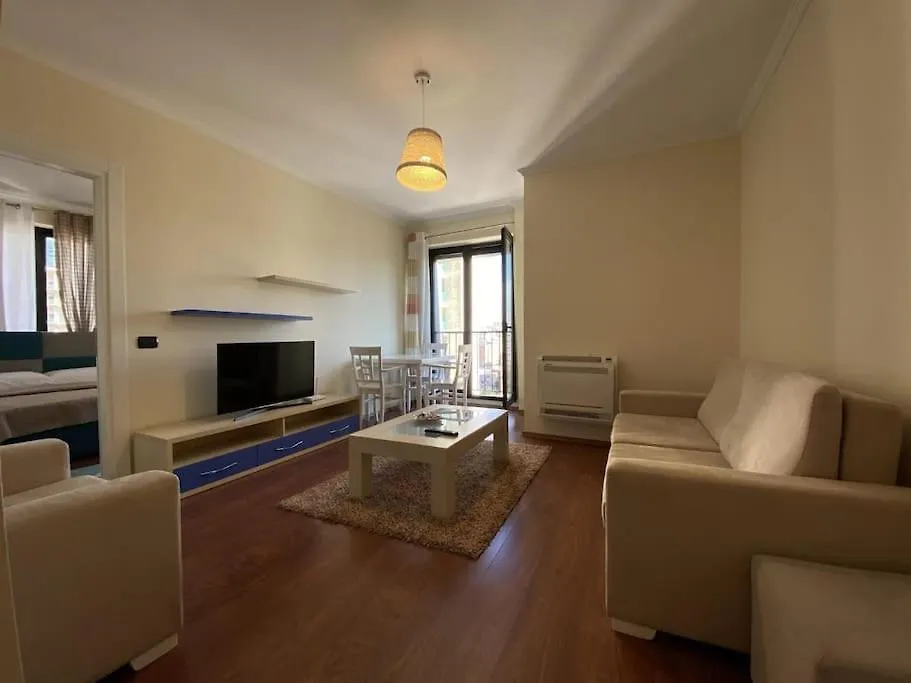 Double Room Central Apartment With Balcony Tirana