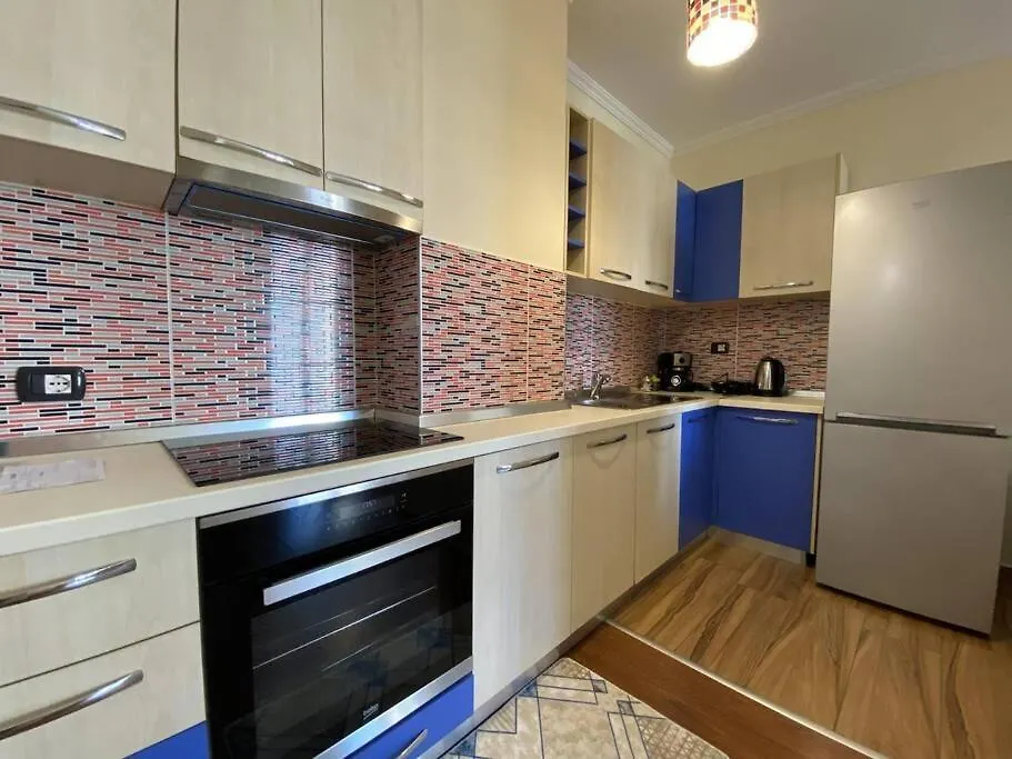Double Room Central Apartment With Balcony Τίρανα
