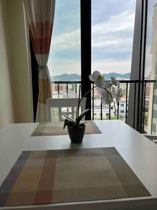 Double Room Central Apartment With Balcony Τίρανα