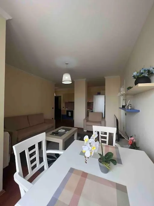 Double Room Central Apartment With Balcony Τίρανα