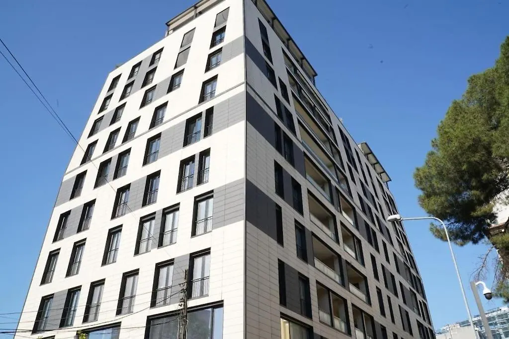 Double Room Central Apartment With Balcony Τίρανα