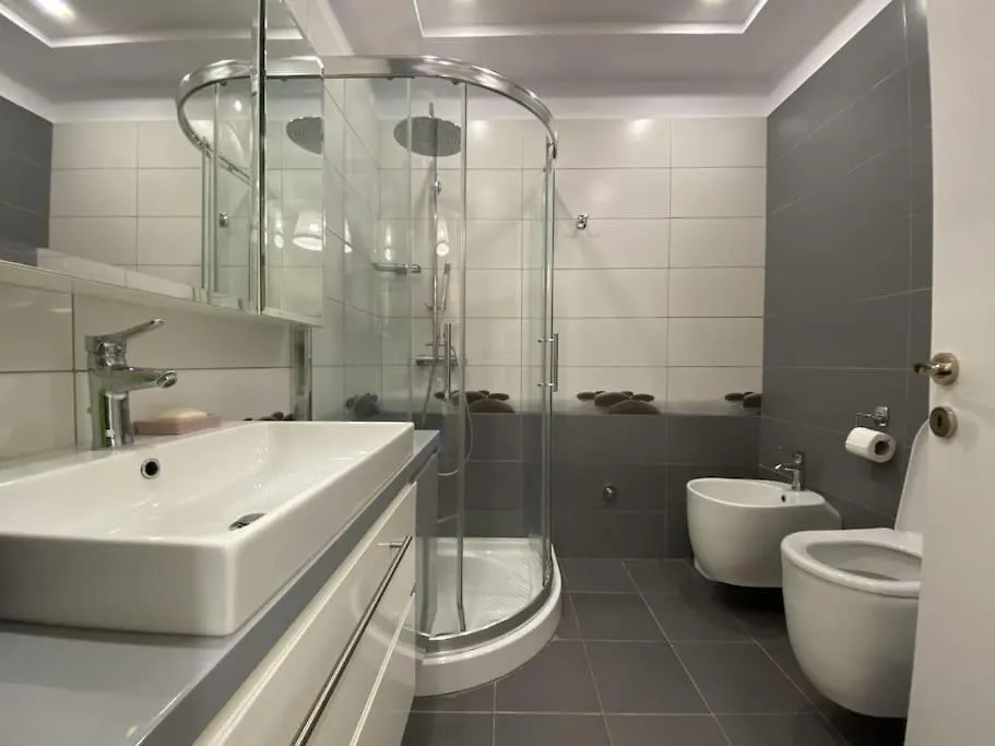 Double Room Central Apartment With Balcony Τίρανα Αλβανία